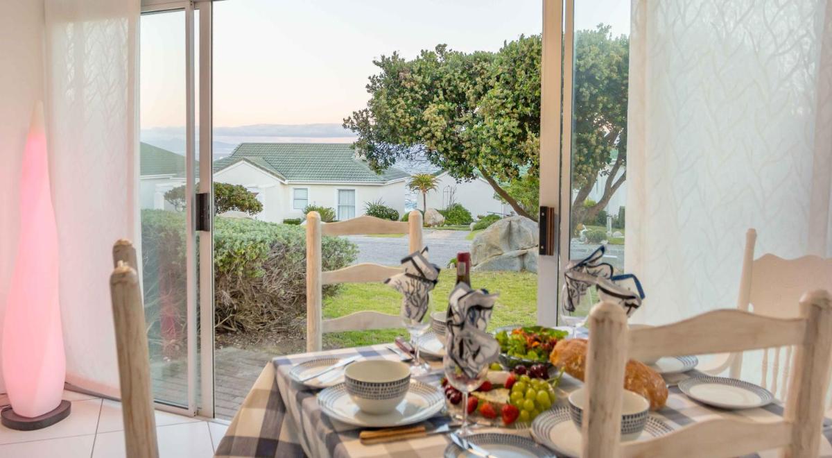 On Whale Rock - Housity