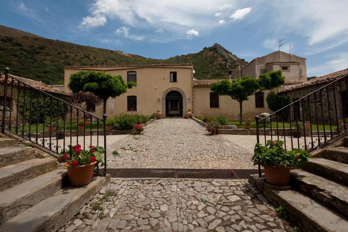 La Ferula - Housity