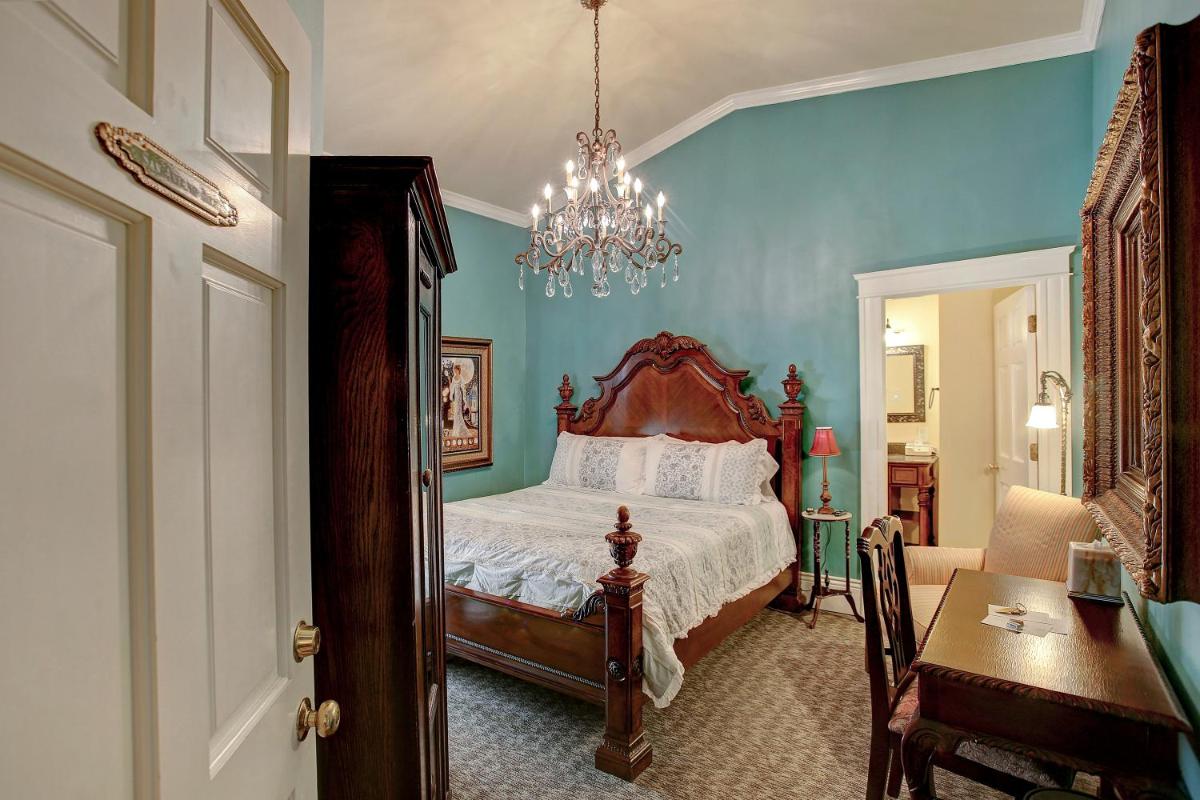 Sara's Inn on the Boulevard - Hizvo