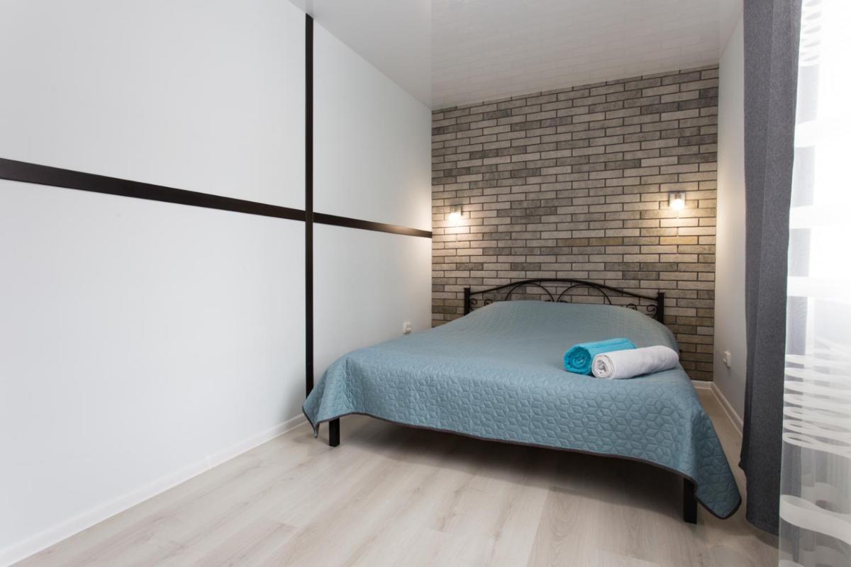 Esenina Apartment near Botanical Garden - Housity