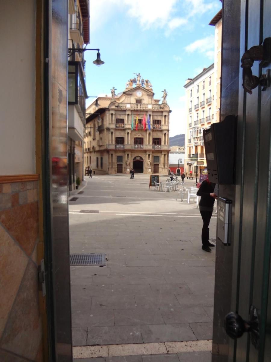 Plaza Consistorial - Housity
