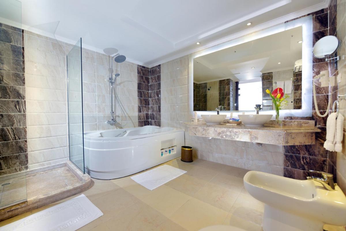 Sea Beach Aqua Park Resort - Housity