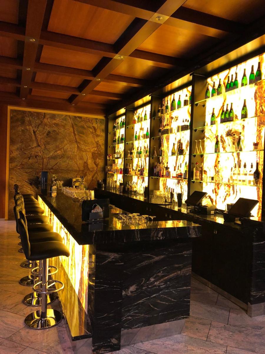 Hotel La Strada - Housity