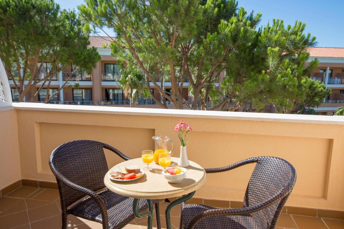 Comida en o cerca de este hotel