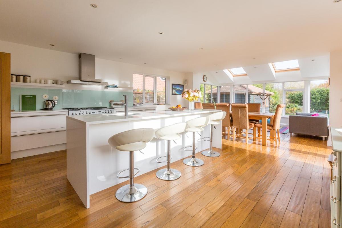 Swiss Cottage - Housity