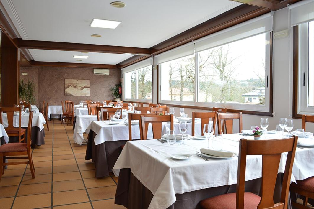 Hotel Os Caracoles - Housity
