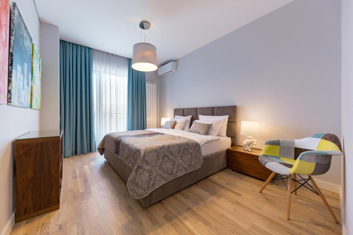 The Shades of Grey-Tranquil 4th-Floor Apartment Baneasa Area - Hizvo