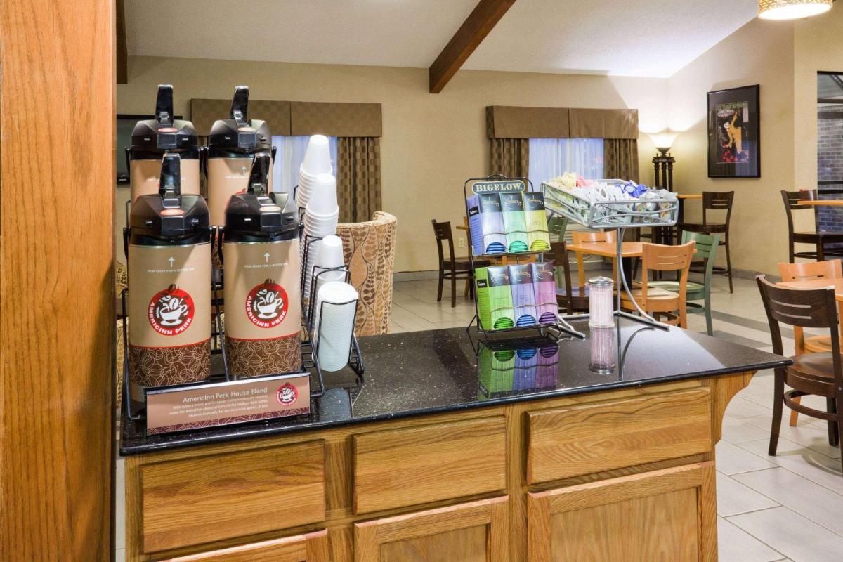 AmericInn by Wyndham Plover Stevens Point - Housity