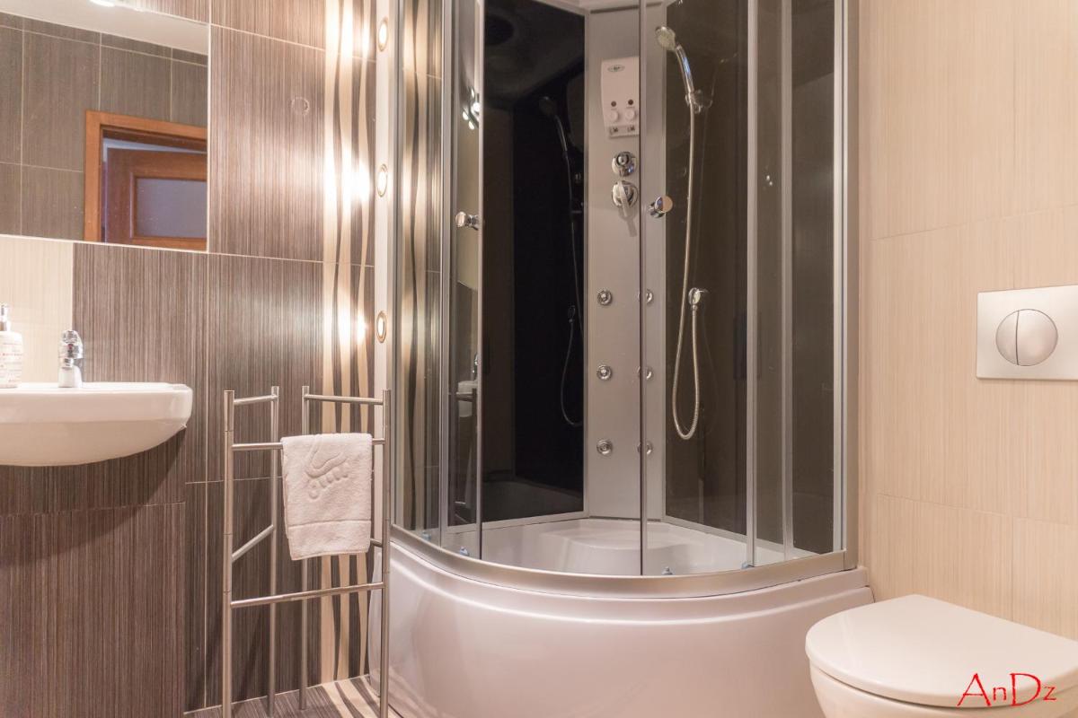 Apartament Józefina 8 dwupoziomowy z tarasem - Housity