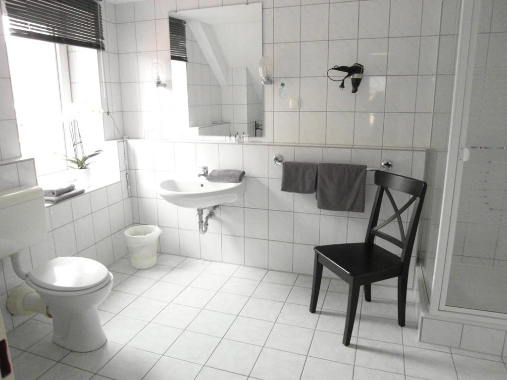 Hotel Frankfurter Hof - Housity
