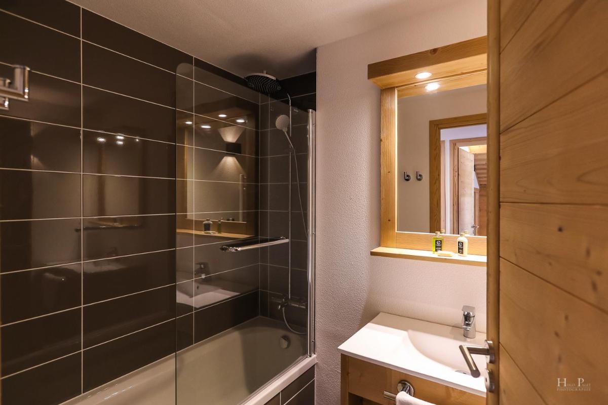 Salle de bains dans l'établissement TERRESENS - Les Fermes du Mont-Blanc