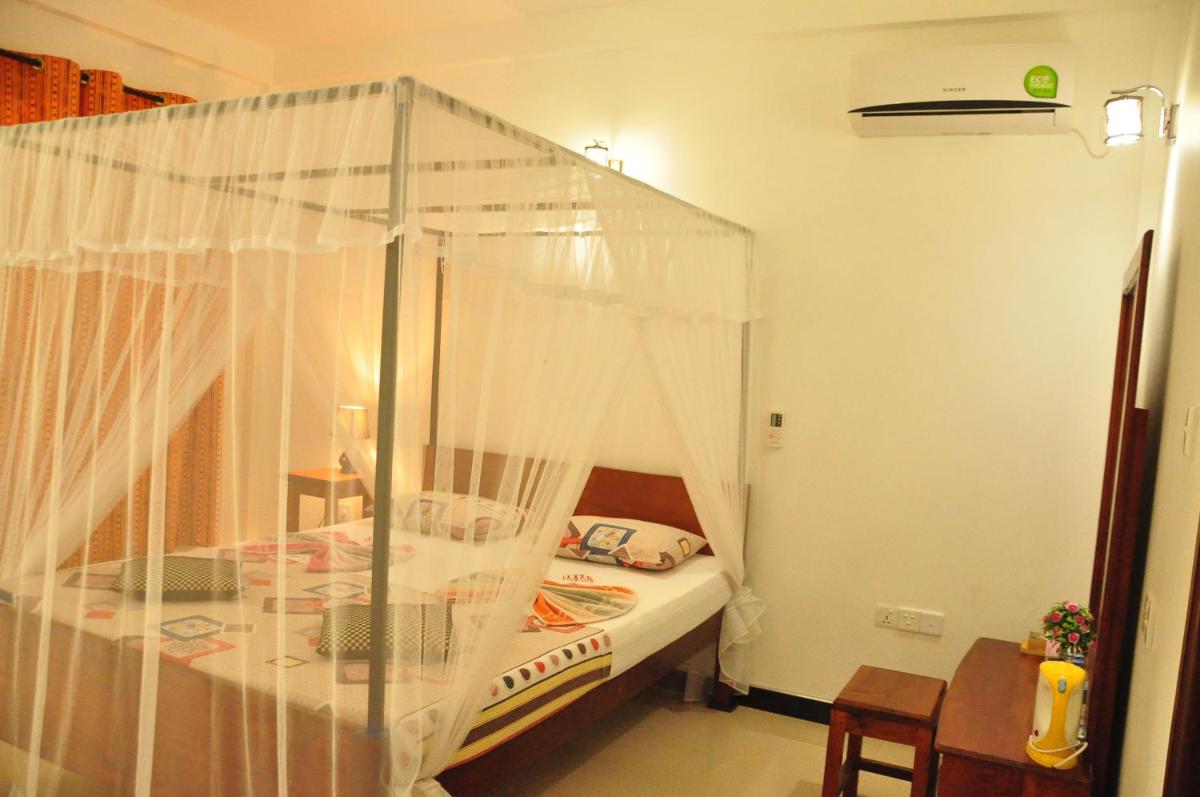 sigiriya flower guest - Housity