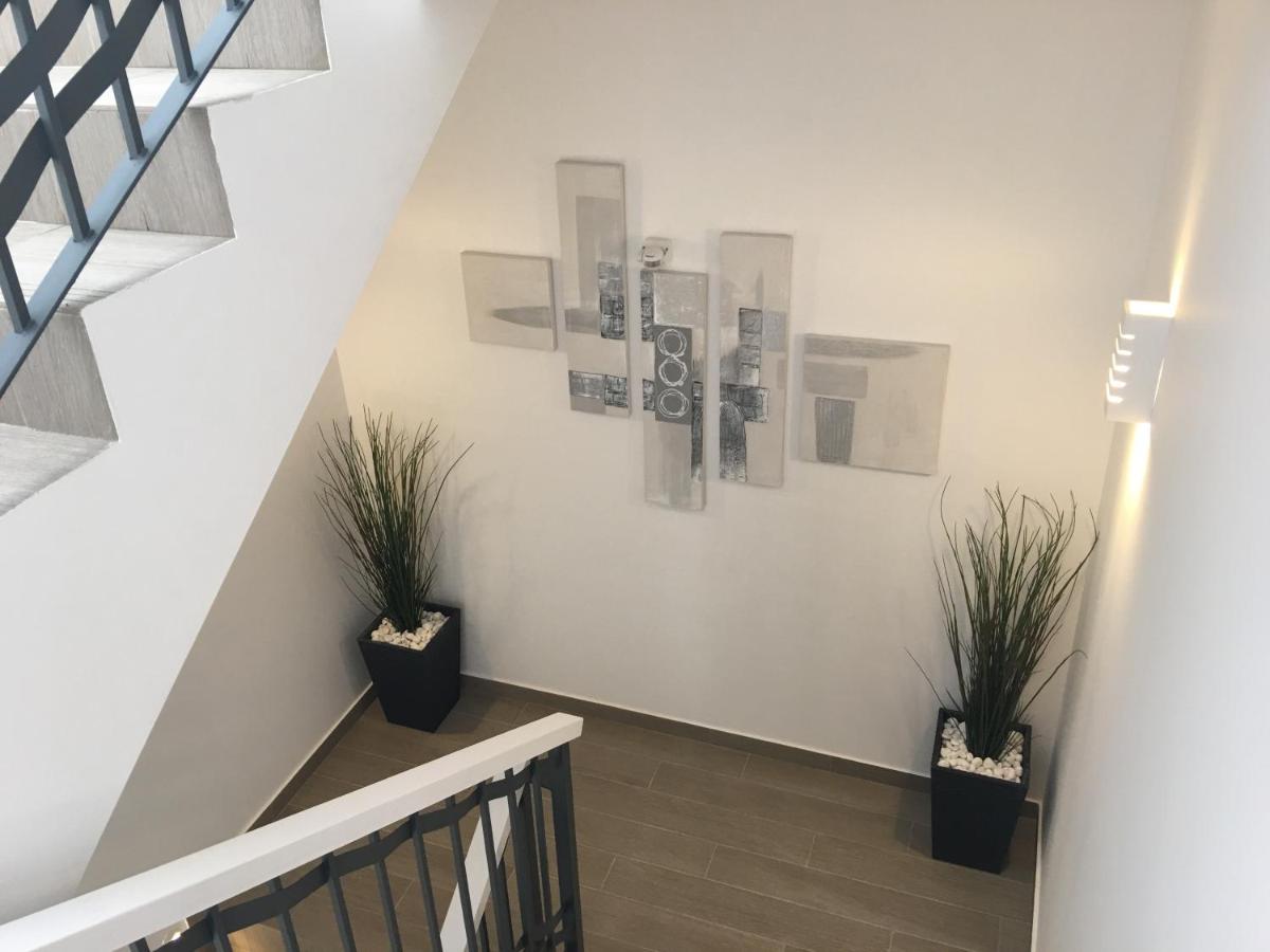 Suitetrails - Hostal El Caprichito Marbella