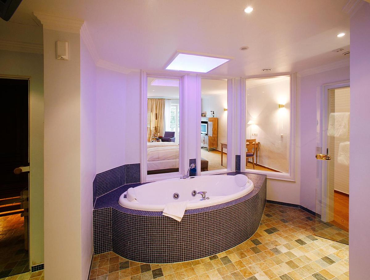 Romantik Hotel Hof zur Linde - Housity