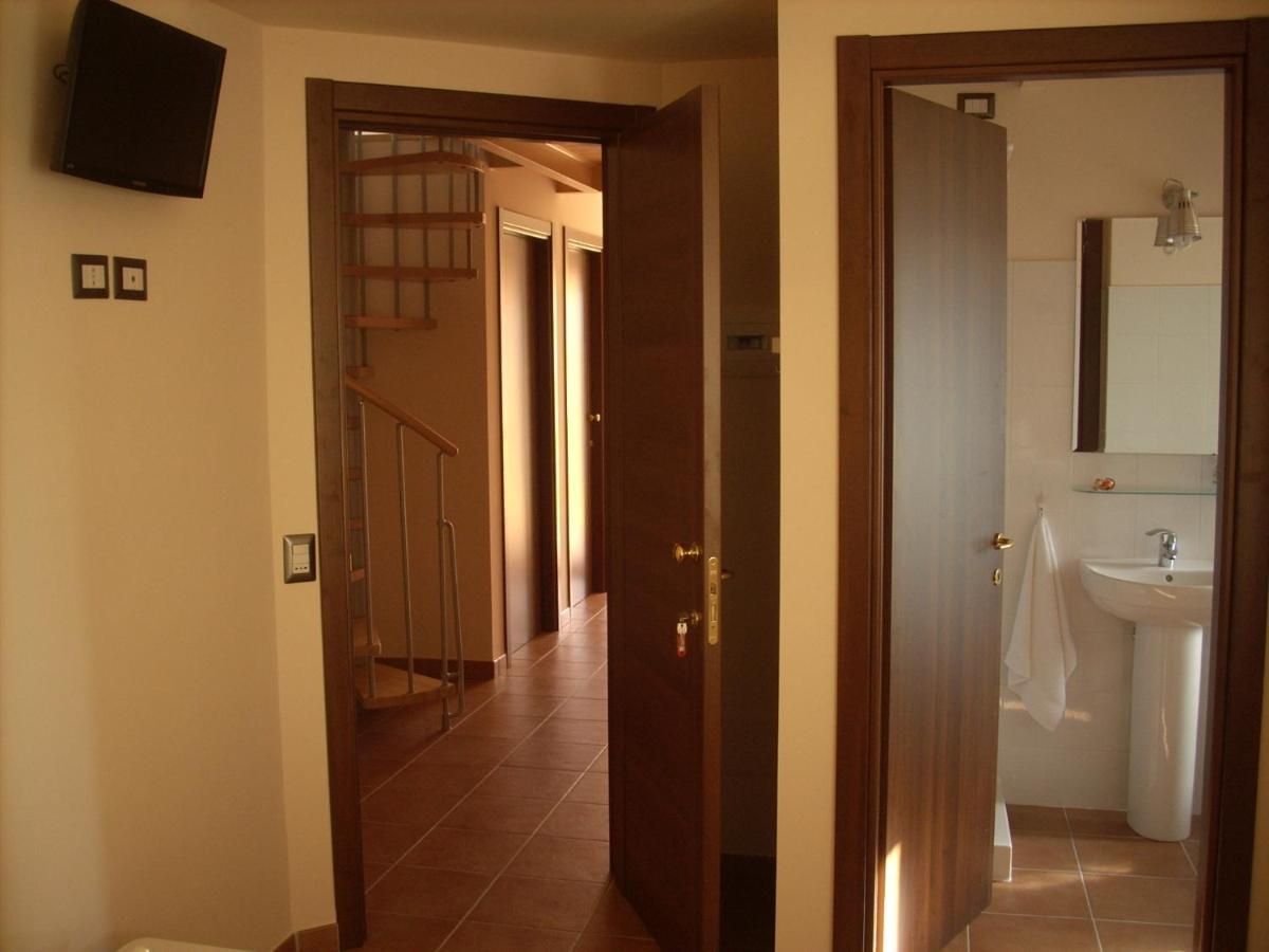 La Mezzina - Housity