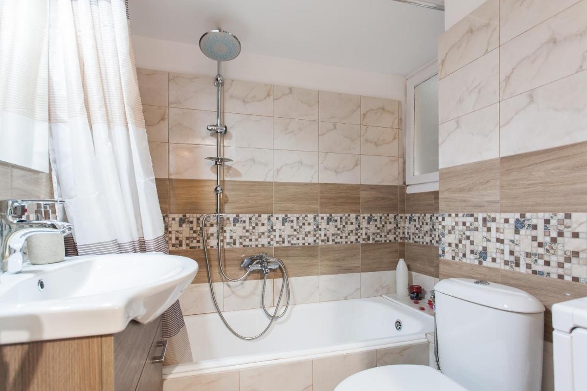 Suitetrails - Central, Quiet, Cozy, Very Clean Private Apartment close to Acropolis