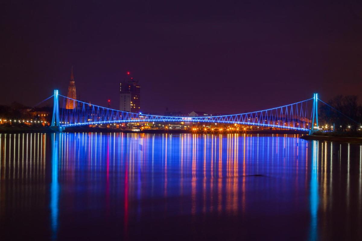 The Bridge - private parking - Housity