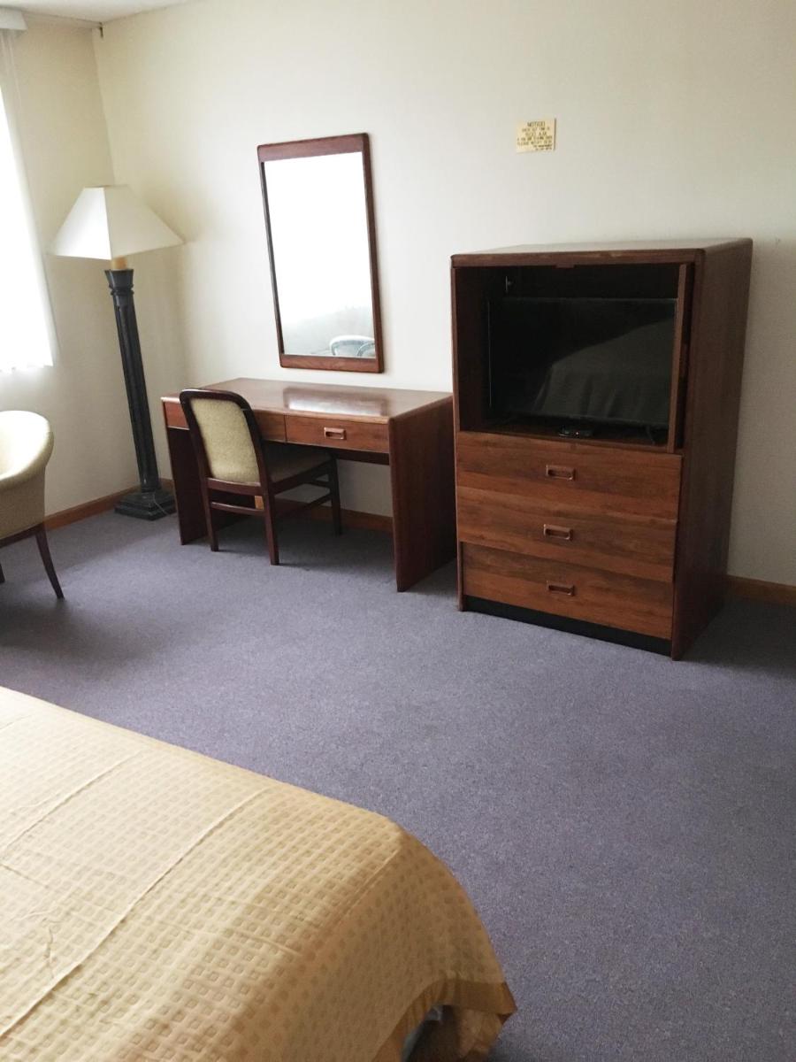 Village Motel - Housity