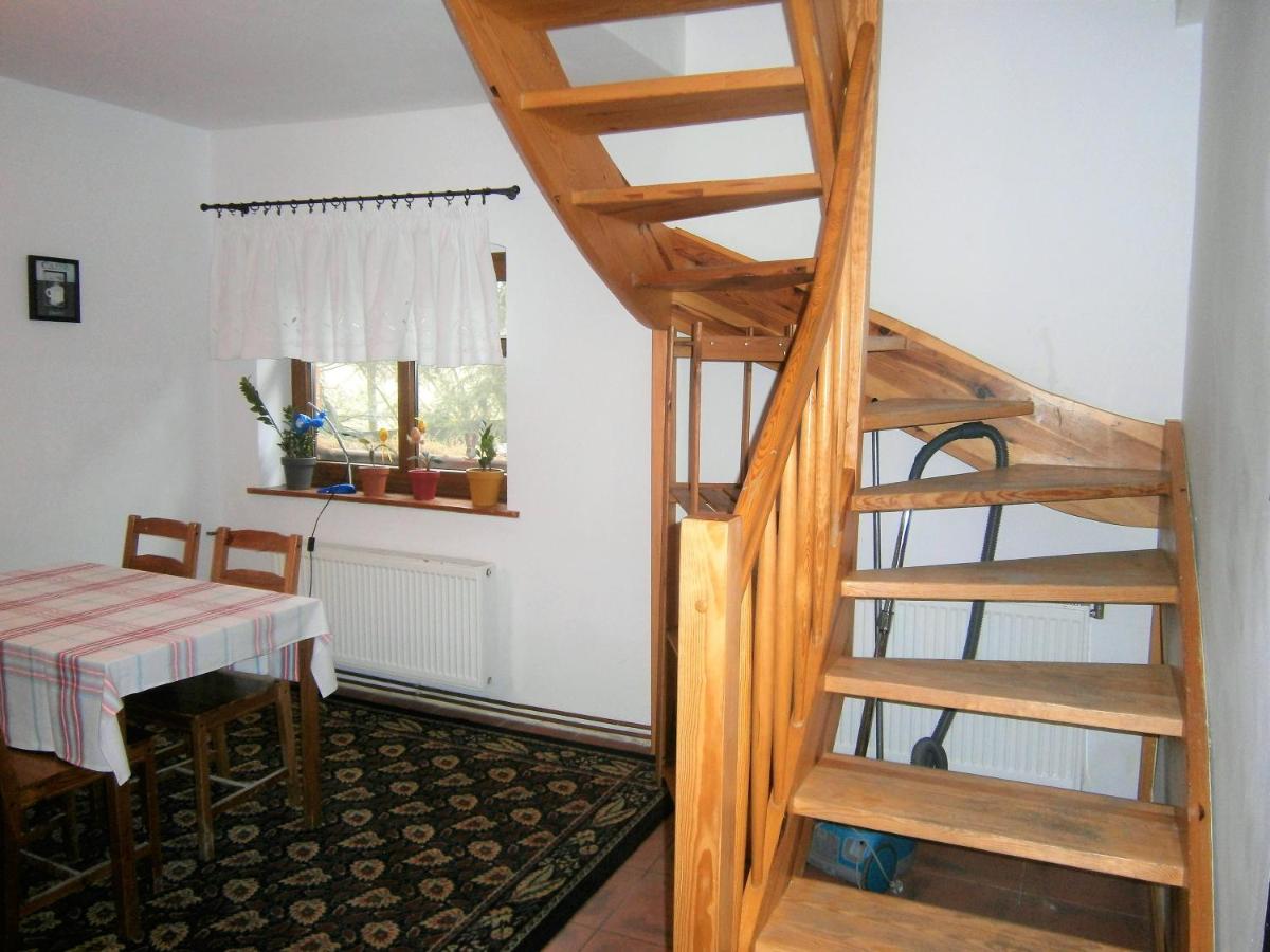 Gosciniec Pod Debem - Housity