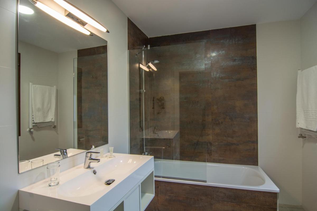 Hotel Los Cigarrales - Housity