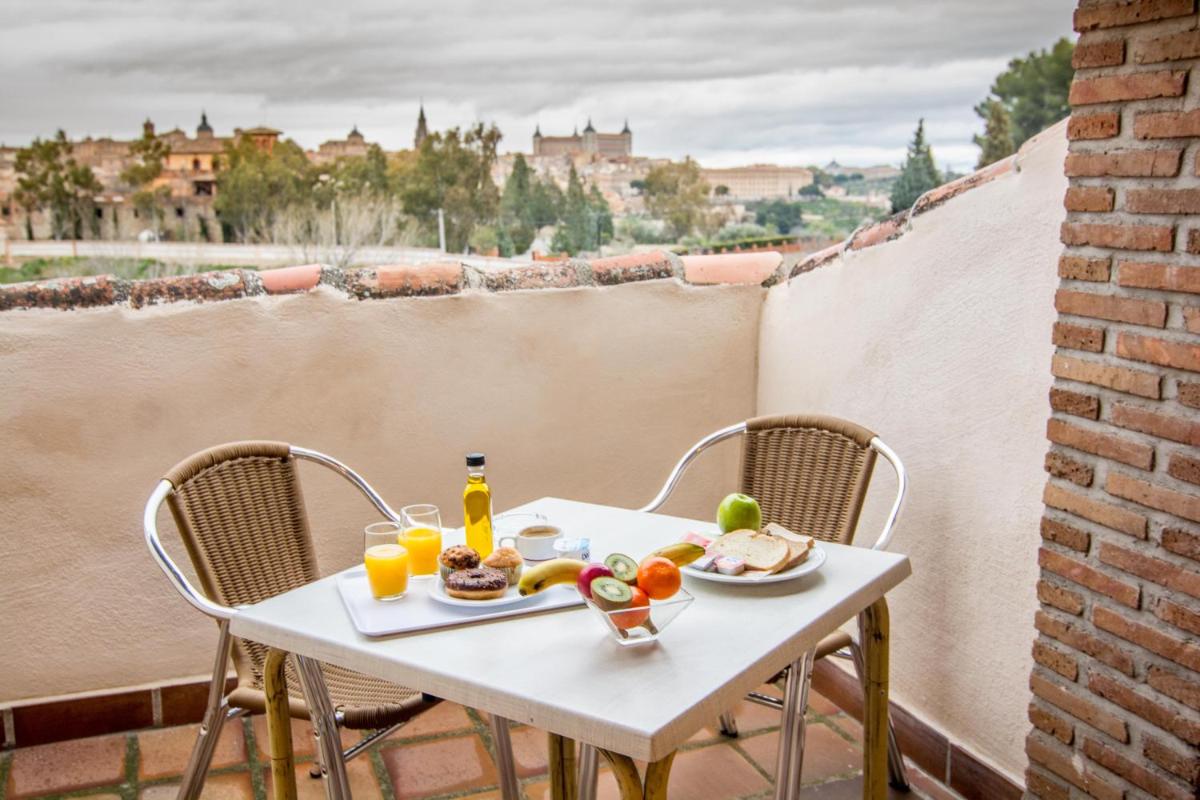 Hotel Los Cigarrales - Housity