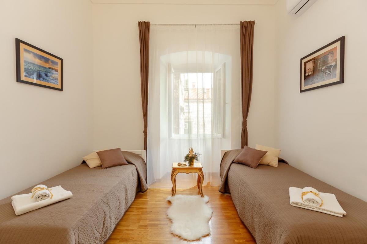Apartment Kamino Old Town - Housity