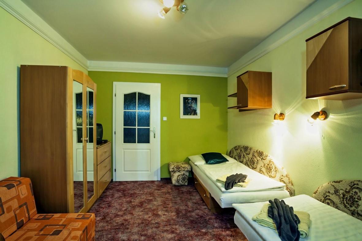 Hotel Centrál - Housity