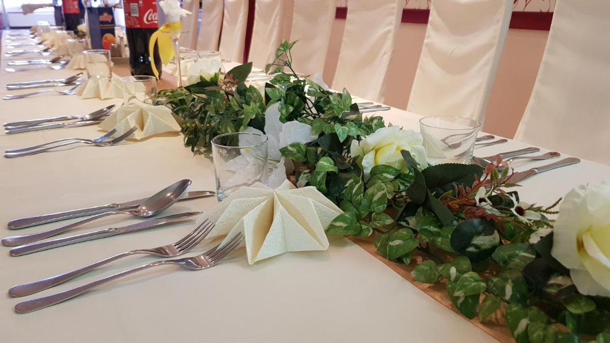 Hotel Centrál - Housity