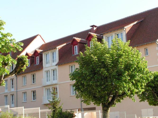 Well-kept apartment, located in nice Roche-Posay - Housity