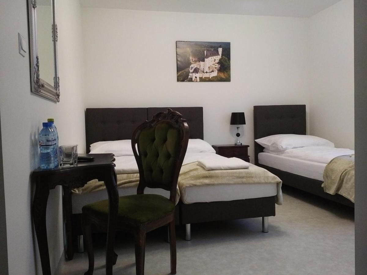 Dom Jurajski - Housity