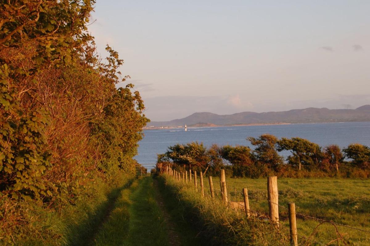 Ardtarmon Barn Cottage - Housity