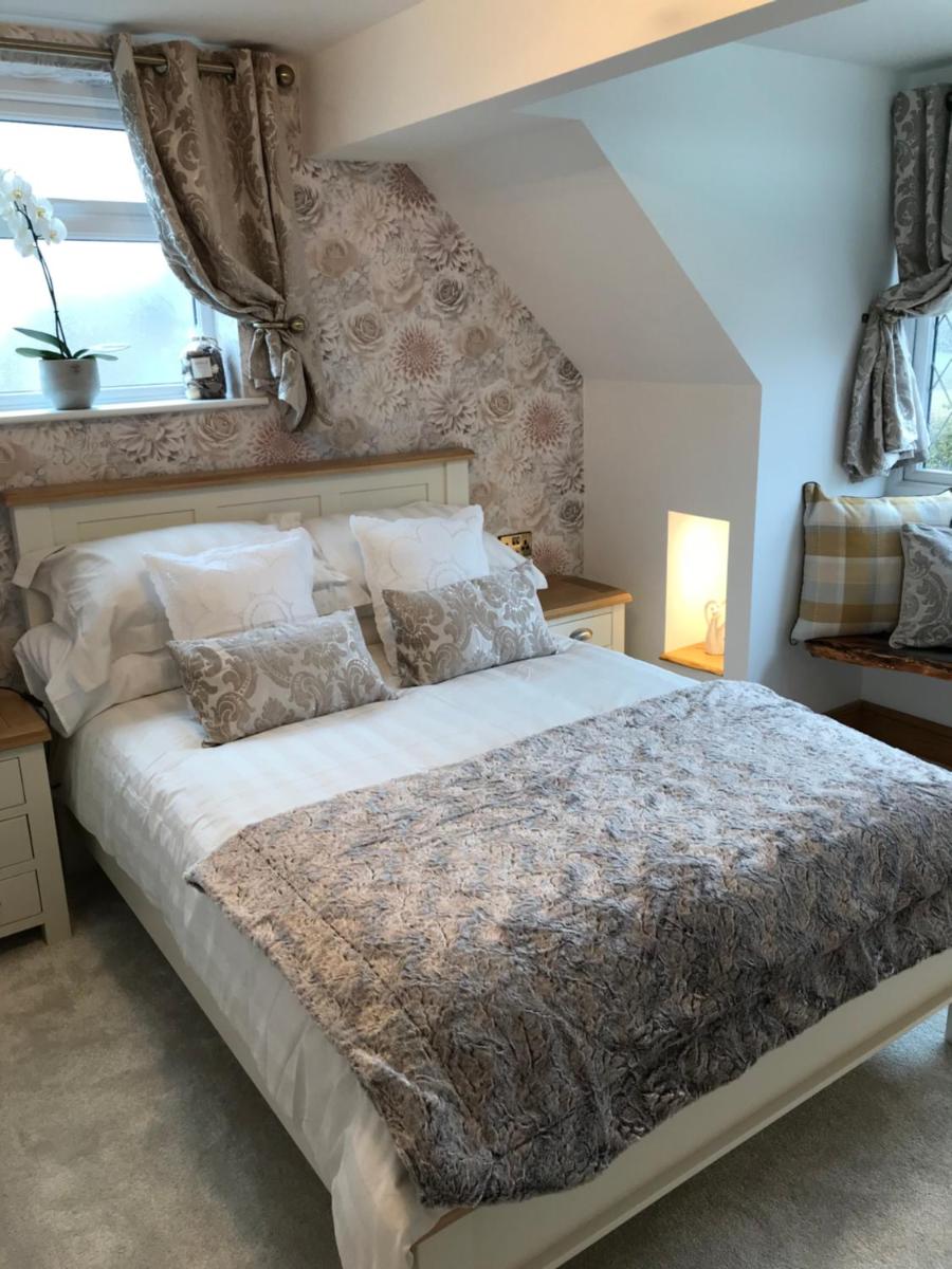 Lon y Traeth Bed & Breakfast - Housity