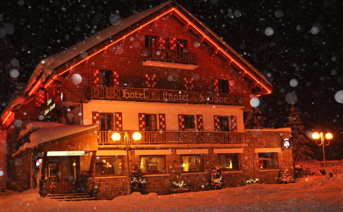 L'établissement Le Chalet Suisse en hiver