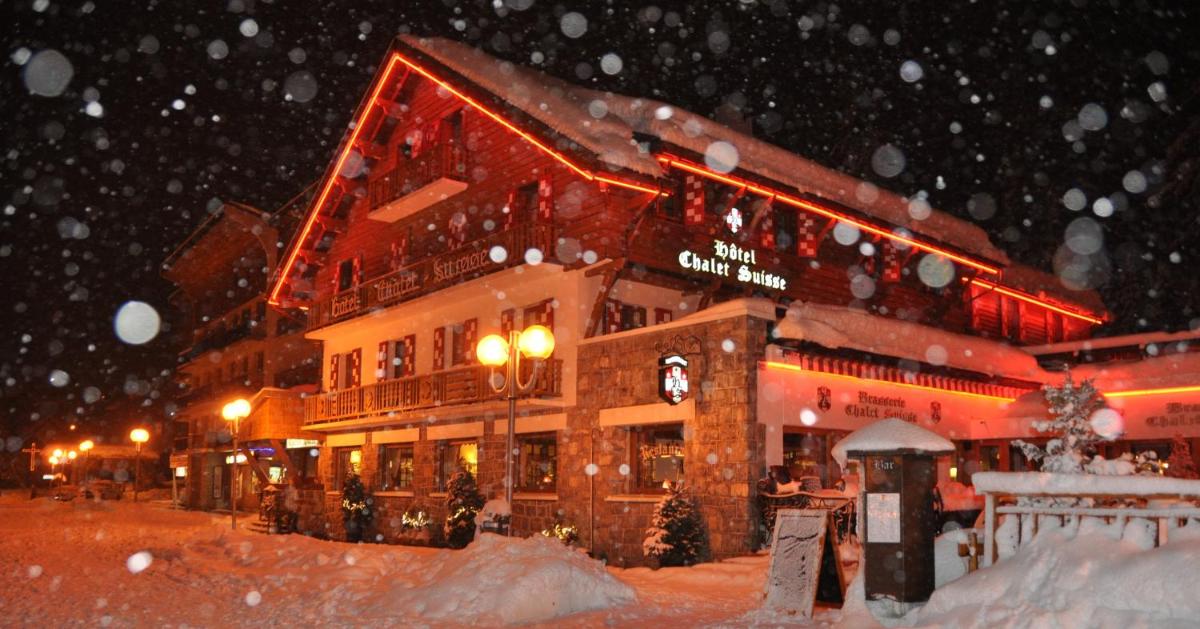 L'établissement Le Chalet Suisse en hiver