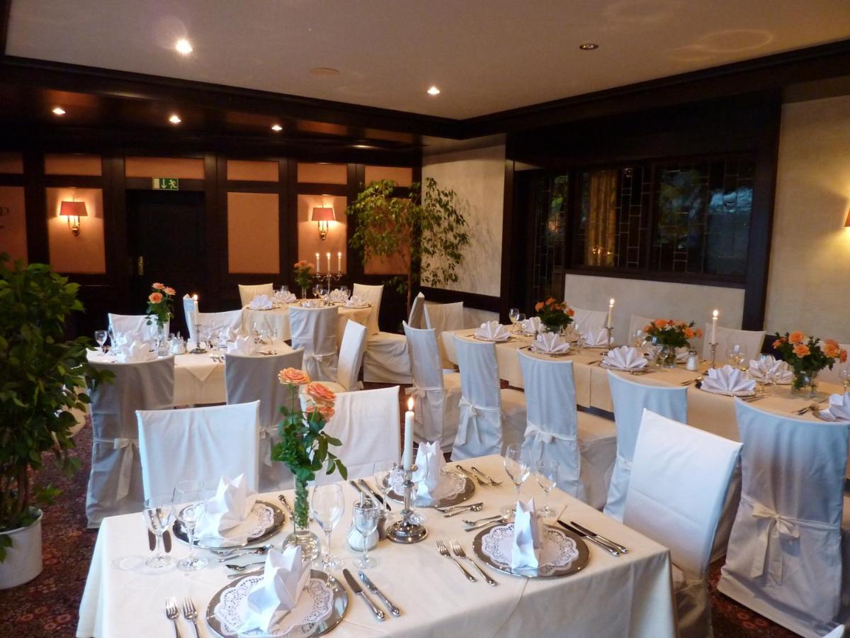 Hotel Holl - Housity