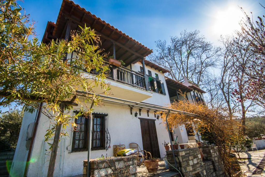 Lila House - Housity
