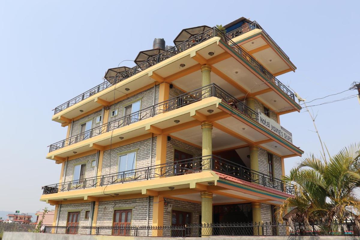 Hotel Young's Stupa - Housity