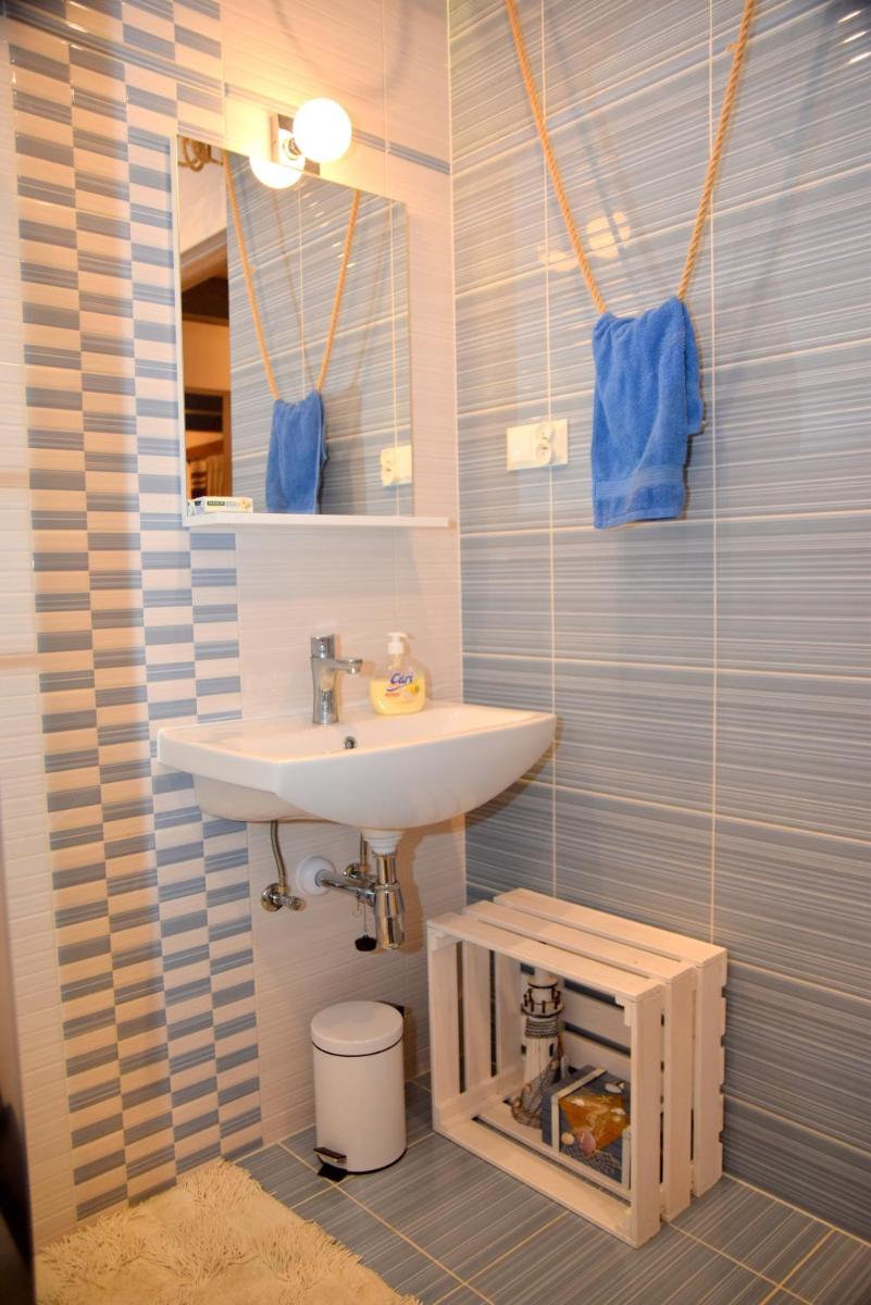66 Szyszek - Housity