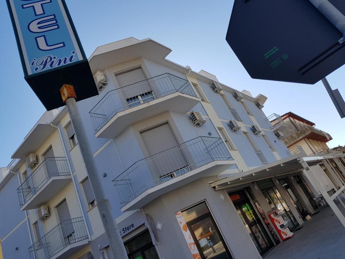 Hotel I Pini - Housity