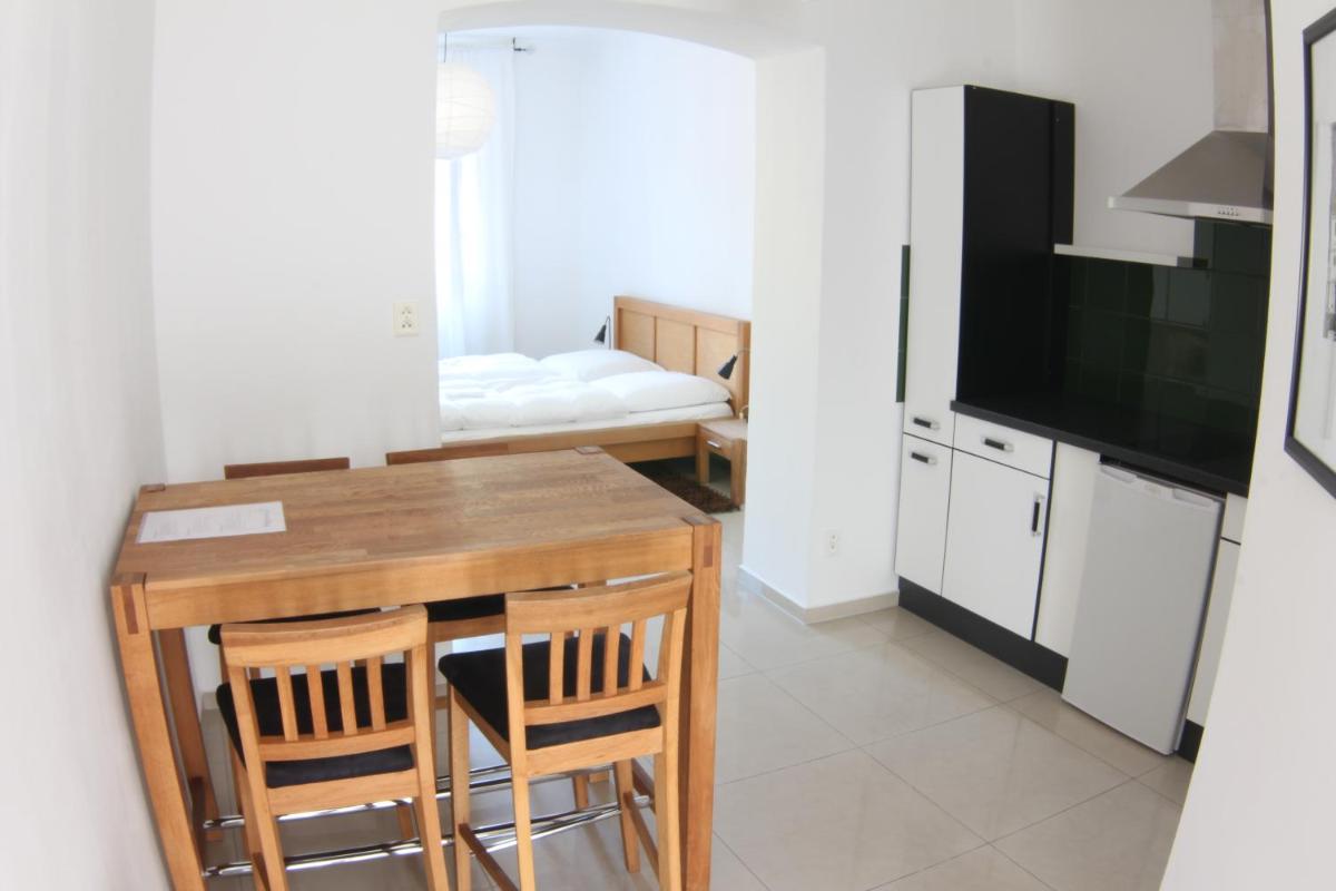 Family Lorenz & Coffee House - Housity
