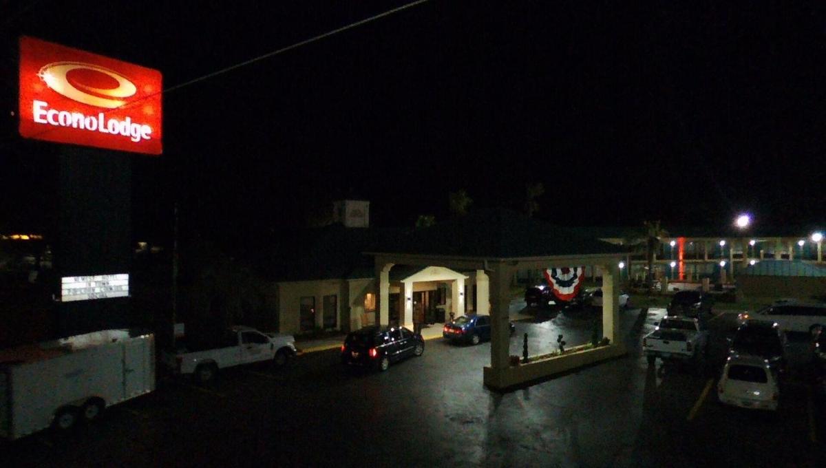 Econo Lodge - Housity