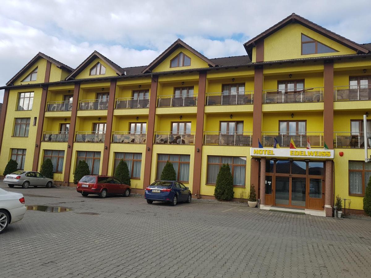 Hotel Edelweiss - Housity