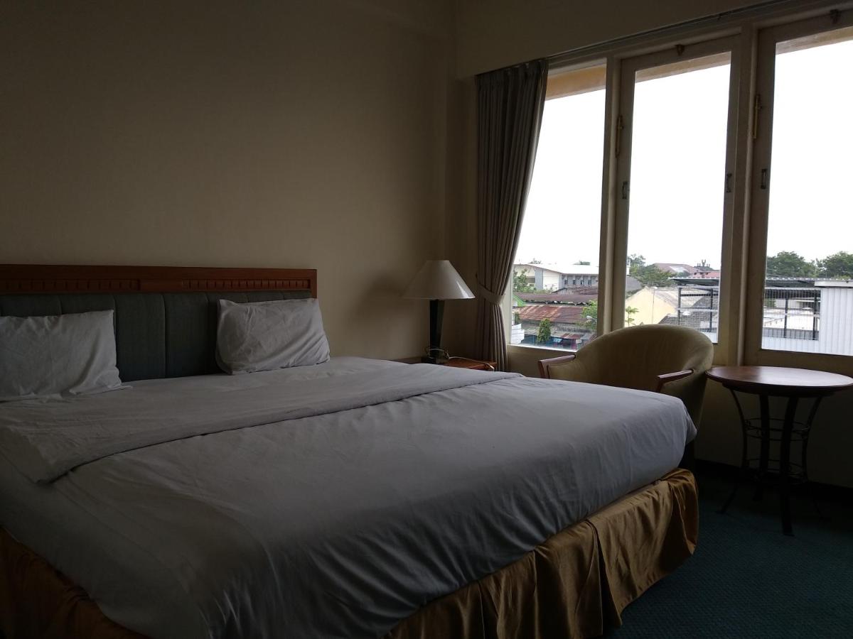 Top Star Hotel - Housity
