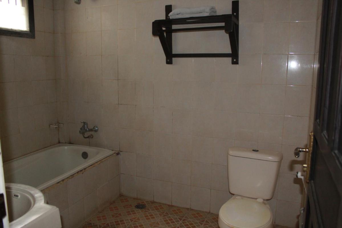 Hotel Ronggolawe - Housity