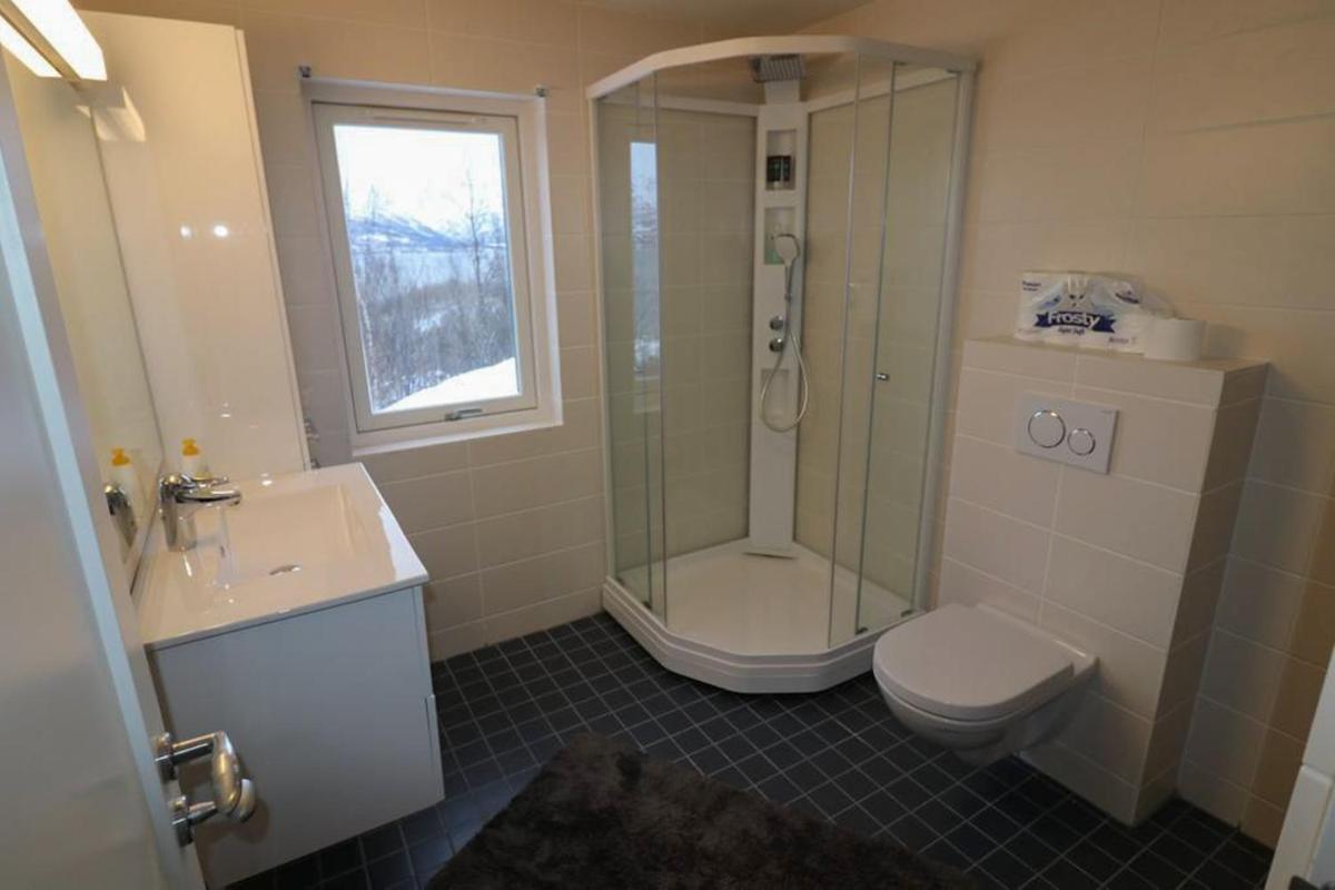 Aurora View Cabin - Housity