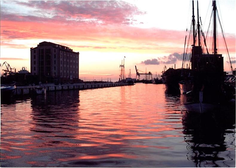 Ferienwohnungen Bütow - Housity