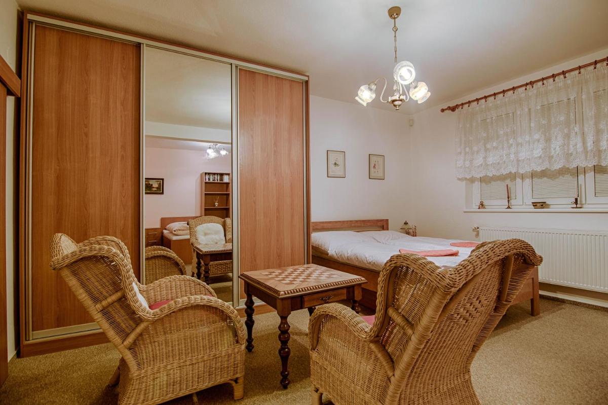 Pod Svatým kopečkem - Housity