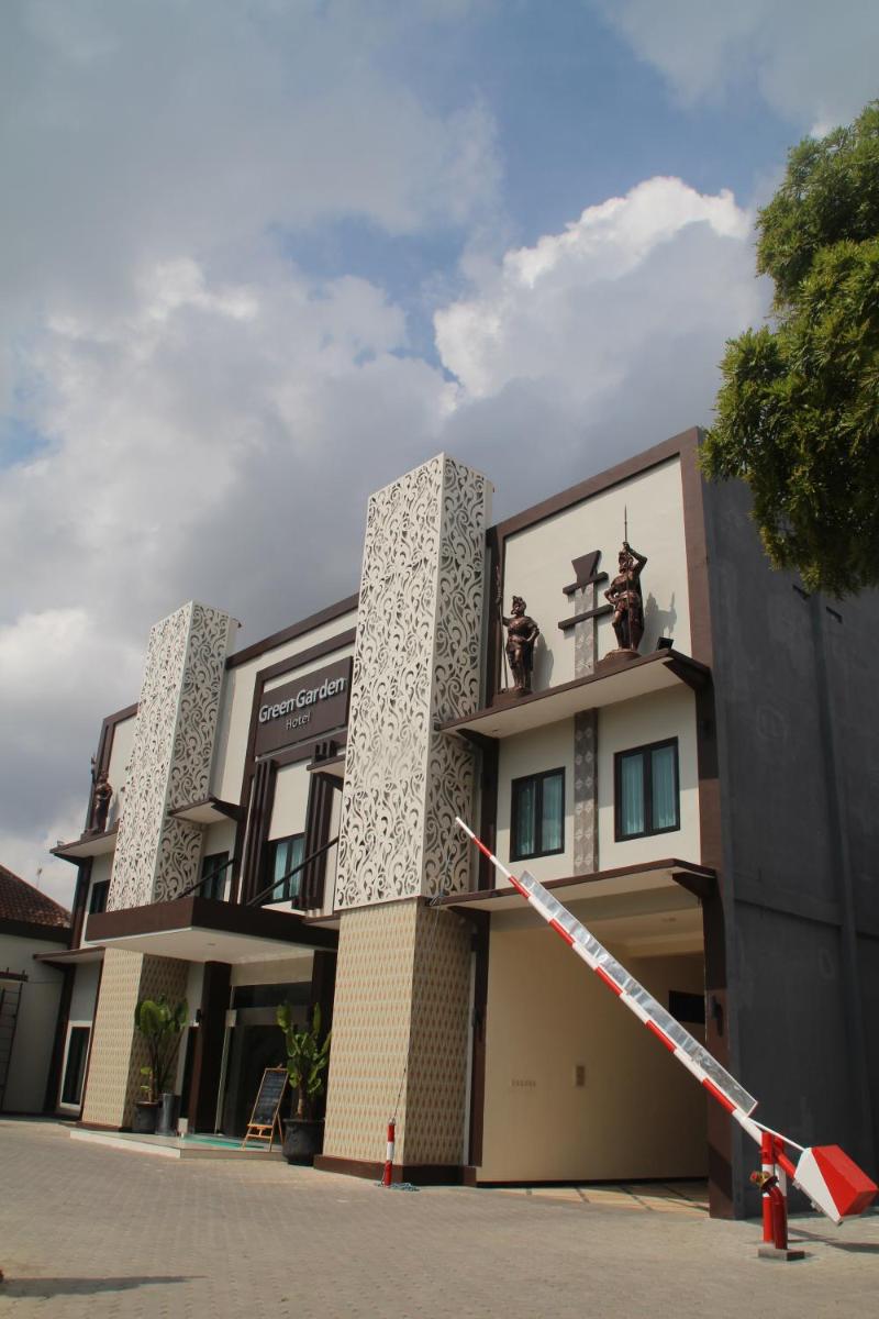 Green Garden Hotel - Housity