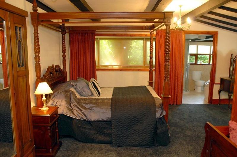 Hopbine House - Housity