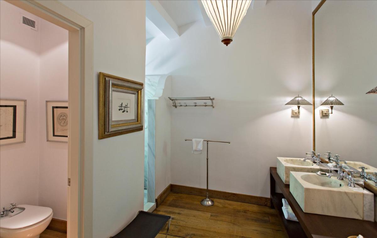 Un baño de Hotel La Malcontenta